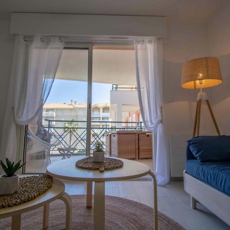 Bright Apt Of 32 M Renovated Near Town Fréjus Екстериор снимка